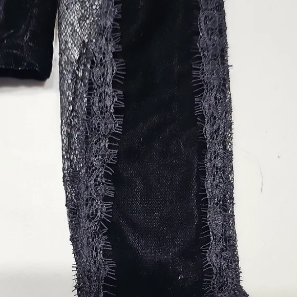 Blue and White Fitted Long Sleeve Blouse with Mandarin Collar - Picture 4 of 10